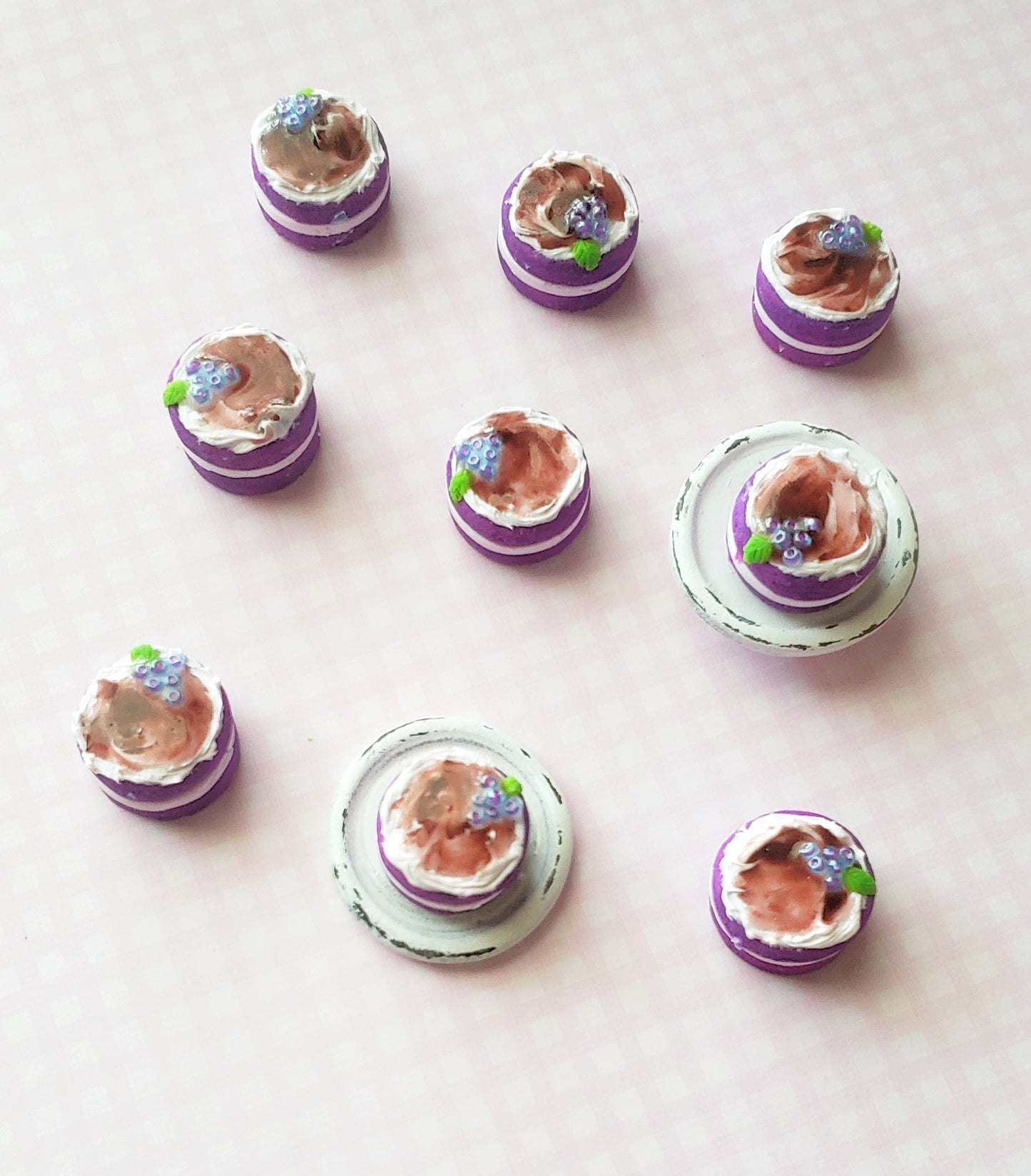 Miniature polymer clay cake, mixed berry polymer clay cake, miniature food, mini fake cakes, tiny cakes, dollhouse accessories