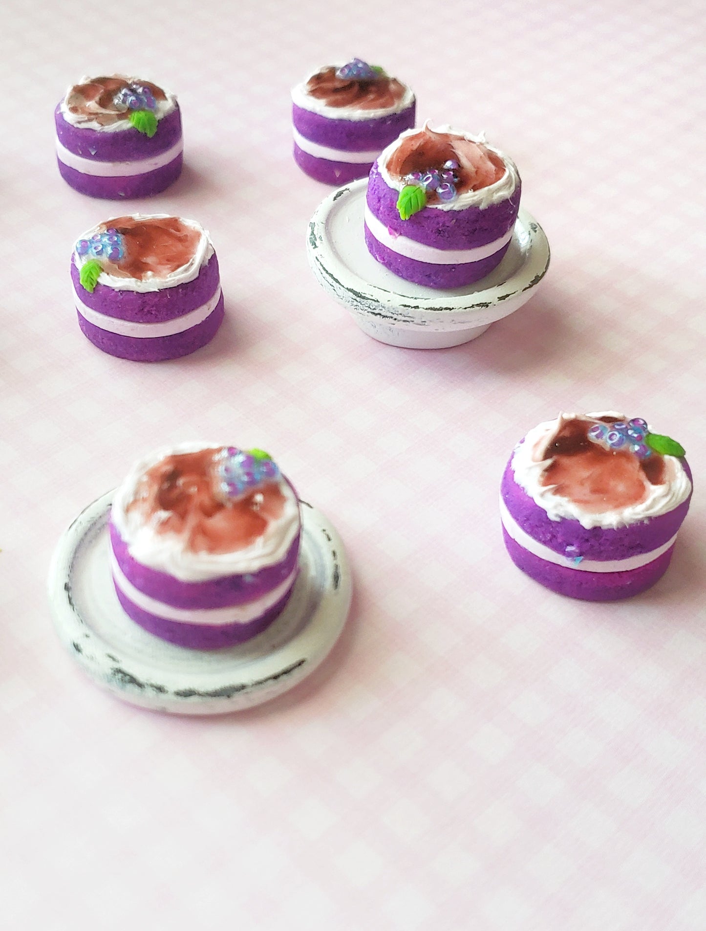 Miniature polymer clay cake, mixed berry polymer clay cake, miniature food, mini fake cakes, tiny cakes, dollhouse accessories